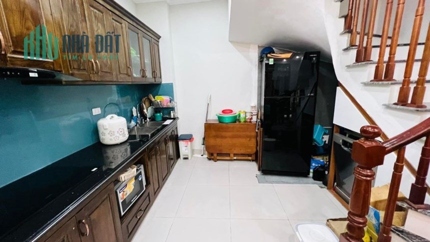 BÁN NHÀ GẦN NGÕ 24 KIM ĐỒNG, Ô TÔ ĐỖ CỬA, HAI THOÁNG, NHÀ ĐẸP Ở LUÔN, 31/38*6T*5.4 TỶ.