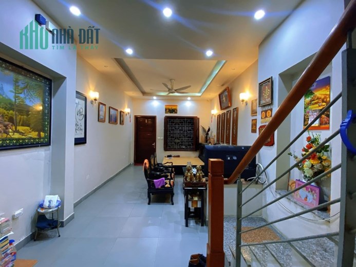 Quá hiếm Phạm Ngọc Thạch 76m 4 tầng Ngõ thông gần trường học Kinh doanh tuyệt vời