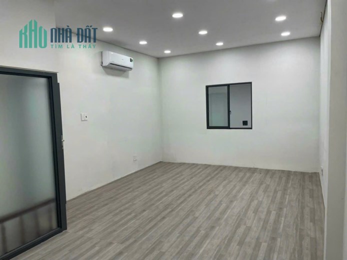 Chỉ 3.5 tỷ (50tr/m2) 70m2 4x18m Nguyễn Văn Khối CV Làng Hoa