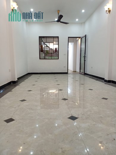 55m Mặt Tiền 4.5m Giá 6.2 Tỷ Phố Hoàng Cầu Đống Đa. Nhà 2 mặt Ngõ Đẹp Lung Linh Tặng Full Nội Thất.
