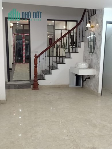 55m Mặt Tiền 4.5m Giá 6.2 Tỷ Phố Hoàng Cầu Đống Đa. Nhà 2 mặt Ngõ Đẹp Lung Linh Tặng Full Nội Thất.