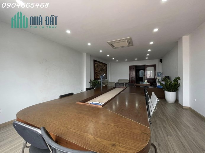 Bán tòa nhà Văn phòng 6 tầng thang máy mặt phố Nguyễn Văn Cừ, quận Long Biên.
