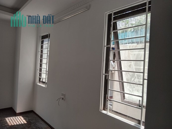 Chỉ 5 tỷ sở hữu nhà Đặng Văn Ngữ 35m2 x 5 tầng, oto đỗ cổng, 2 thoáng trước sau