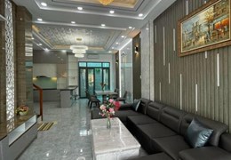 Cho thuê nhà 2581 Huỳnh Tấn Phát, 4 tầng, giá 15 triệu