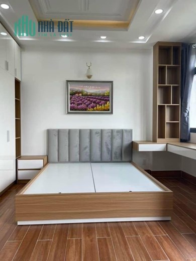 Cho thuê nhà 2581 Huỳnh Tấn Phát, 4 tầng, giá 15 triệu
