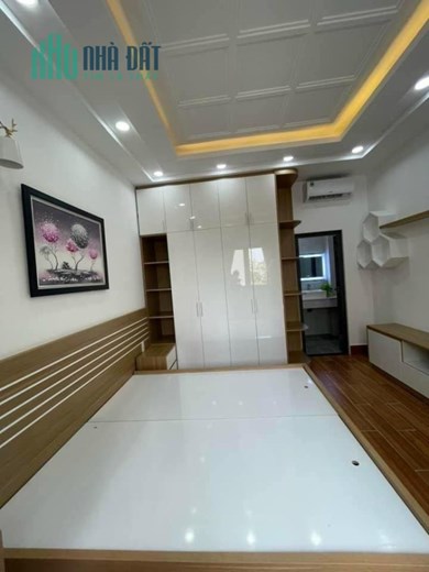 Cho thuê nhà 2581 Huỳnh Tấn Phát, 4 tầng, giá 15 triệu