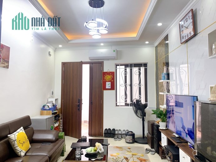 Bán nhà 296 Minh Khai, phân lô mới, ô tô đỗ cách nhà 5m, ngõ rộng, DT33m2, giá 3.5 tỷ.