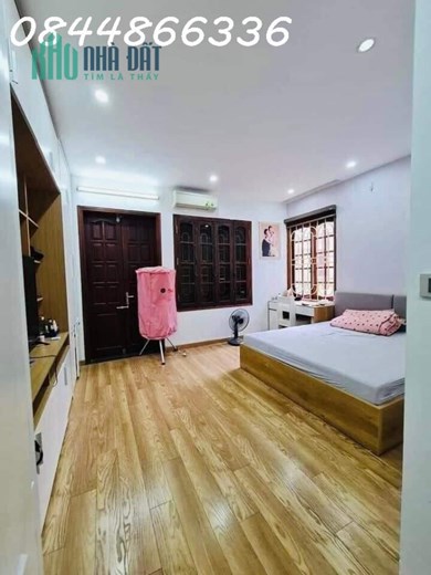 Nhà đẹp Thanh Xuân, lô góc 3 thoáng, ô tô vào nhà, sổ vuông đẹp, vào ở được ngay