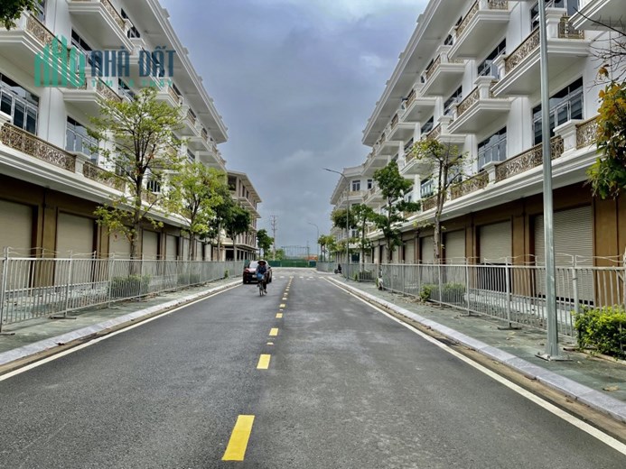 BÁN NHÀ PHỐ 4 TẦNG, SANG TÊN SỔ NGAY  - HOTLINE: 0966 343 969