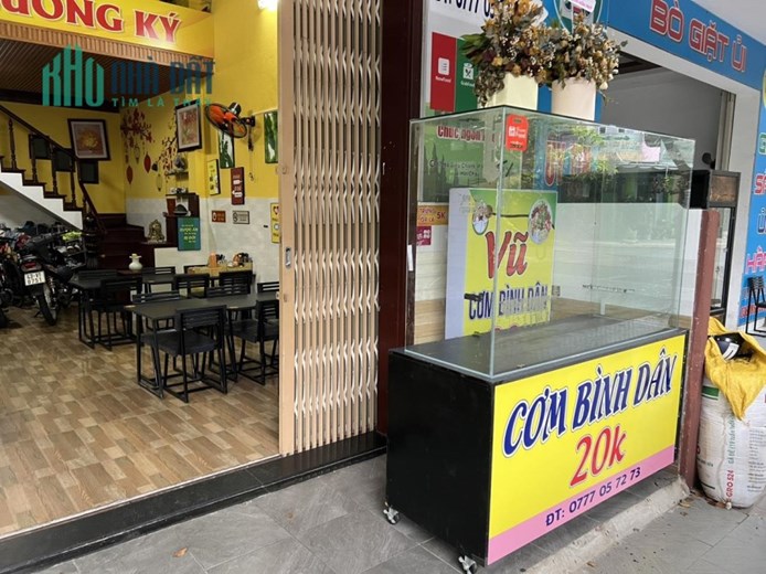 ĐI NƯỚC NGOÀI CẦN SANG GẤP QUÁN CƠM GÀ GẦN ĐH ĐÔNG Á - KIẾN TRÚC