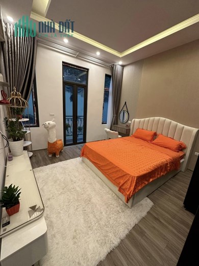 BÁN NHÀ PHƯƠNG MAI, ĐỐNG ĐA, Ô TÔ ĐỖ CỬA, FULL NỘI THẤT ĐẸP 30/35M2*4T*3PN*5.55 TỶ.