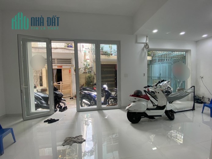 Lạc Long Quân – ngay chợ vải Tân Bình – 48m2 – 3 tầng – giá hơn 4 tỷ.