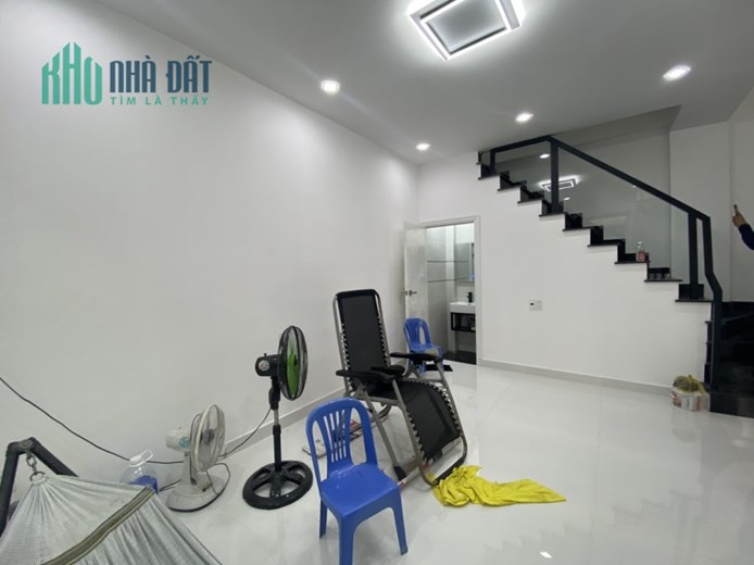 Lạc Long Quân – ngay chợ vải Tân Bình – 48m2 – 3 tầng – giá hơn 4 tỷ.