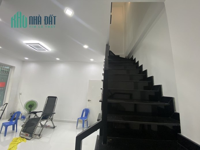 Lạc Long Quân – ngay chợ vải Tân Bình – 48m2 – 3 tầng – giá hơn 4 tỷ.