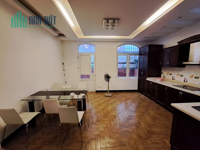 Bán Tòa căn hộ 93m2 phố Ngọc Hà, Ba Đình 9 Tầng Thang máy Dòng tiền 10%/năm Giá 19.4 Tỷ