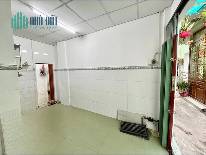 Nhà bán hẻm thông 19E Cây Sung P14Q8 Giá : 1 Tỷ 1 (TL)