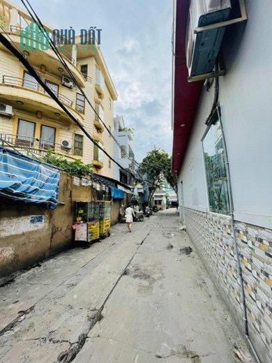 Gần Ngã Tư Lạc Long Quân – Âu Cơ – ô tô ngủ nhà - 29m2 – giá hơn 2 tỷ.