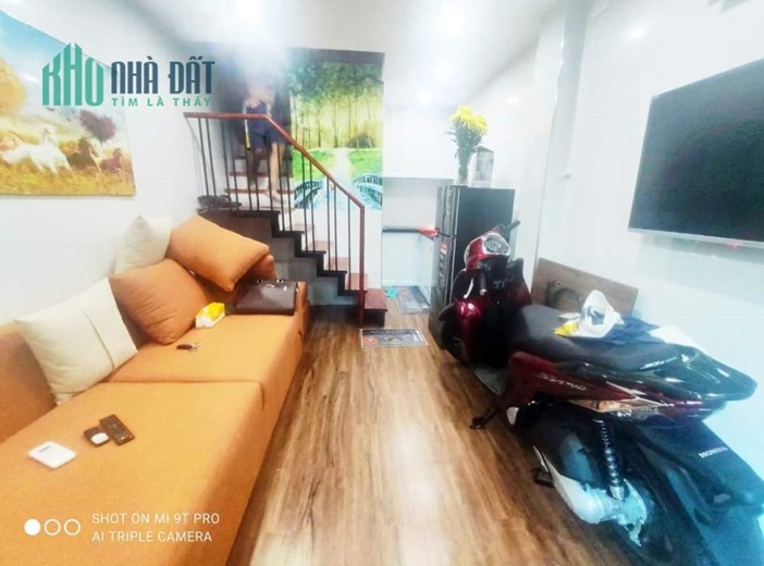 Bán nhà Phố 8.3- nhỉnh 1tỷ- sdtt25m2x 2 tầng- kinh doanh cực đỉnh- ô tô cách vài bước chân- tặng