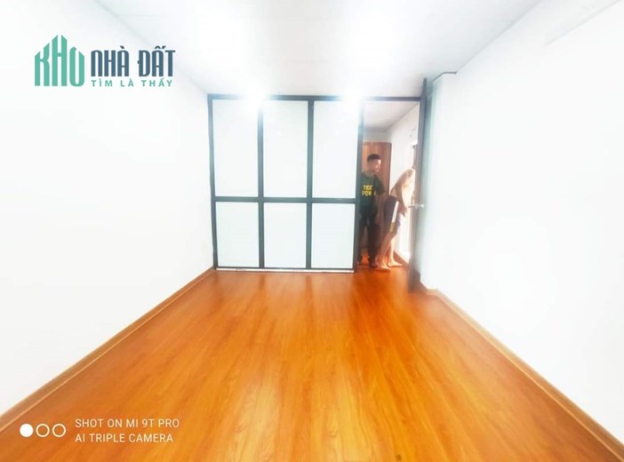 Bán nhà Phố 8.3- nhỉnh 1tỷ- sdtt25m2x 2 tầng- kinh doanh cực đỉnh- ô tô cách vài bước chân- tặng