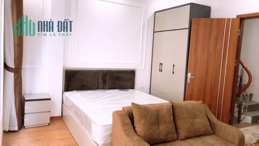 Tin Nóng! Nhà Trần Quốc Hoàn Cầu Giấy phân lô ô tô tránh ngõ thông tứ tung khu dân trí cao kinh
