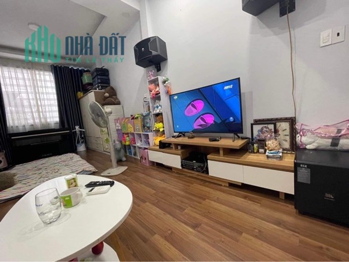 NHÀ BẾN VÂN ĐỒN, Q.4, HẼM 3M, 25M, 2 TẦNG, NHỈNH 3 TỶ.