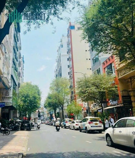 Chính chủ thiện chí bán nhà mặt tiền phường Bến Thành, Q1.