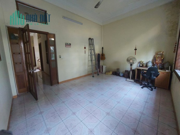 Bán nhà ngõ 203 Hoàng Quốc Việt, Cầu Giấy, 109m2, mặt tiền 5.3m, ô tô tránh, vỉa hè, giá 30 tỷ