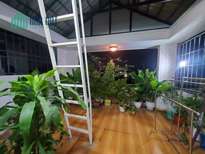 BÁN NHÀ.TT KHU VIP PHÚ NHUẬN - GIÁ TỐT-HẺM XE HƠI THÔNG NHỰA - NHÀ MỚI ĐẸP LUNG LINH SANG XỊN MỊN -