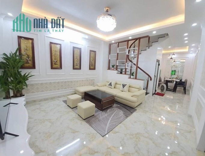 CHỦ MỚI KÝ GỬI  bán căn nhà DT 92m2 ,10 TỶ2 ,giảm sâu còn 8 tỷ 2, kế bên Quận 10