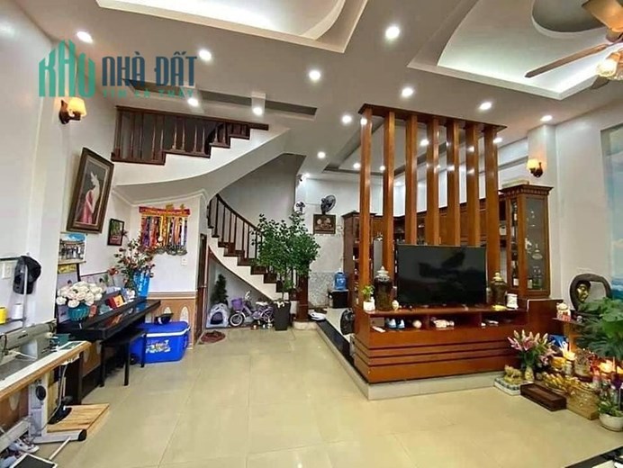 CHỦ MỚI KÝ GỬI  bán căn nhà DT 92m2 ,10 TỶ2 ,giảm sâu còn 8 tỷ 2, kế bên Quận 10