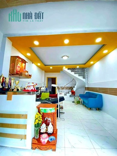 Bán nhà gấp Lê Văn Quới Bình Tân 2 tầng BTCT HXH 8m 37m2 chỉ nhỉnh 4 tỷ TL