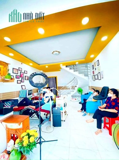 Bán nhà gấp Lê Văn Quới Bình Tân 2 tầng BTCT HXH 8m 37m2 chỉ nhỉnh 4 tỷ TL