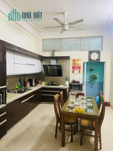 CC bán nhà riêng Vũ Trọng Phụng 4 tầng x 70m2 ngõ thông, gần phố, ở ngay giá 6.8 tỷ