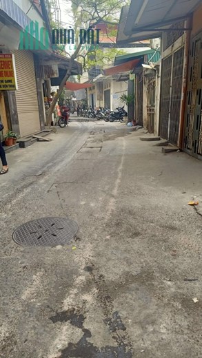 Nhỉnh 2 Tỷ -Hộ Khẩu Hai Bà-Cách Ô Tô 20 M-Gần Trường, Chợ-Tiện Ích Vô Biên.
***Bán Nhà Trần Khát