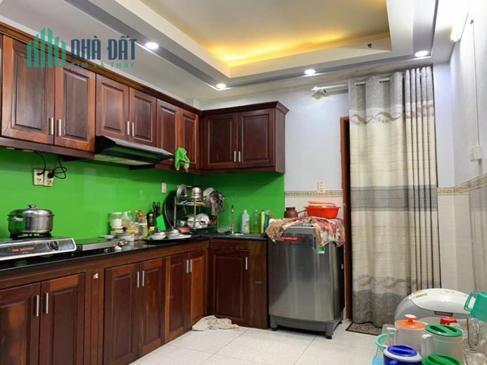 HXH NHÀ GẦN MẶT TIỀN ĐƯỜNG - 3 TẦNG - ĐẦY ĐỦ CÔNG NĂNG CHO MỘT GIA ĐÌNH.