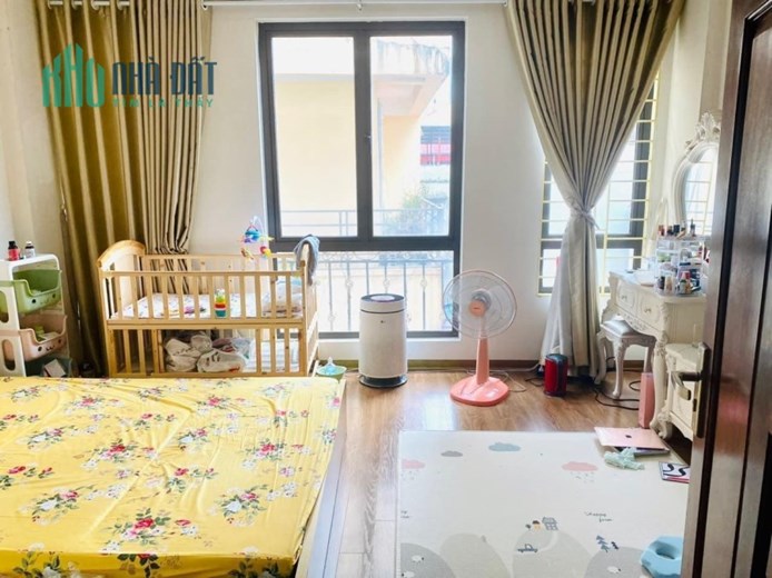 Bán nhà Phương Liên, Đống Đa, 31m2, 3 tầng gần phố, ở ngay, nhỉnh 3 tỷ