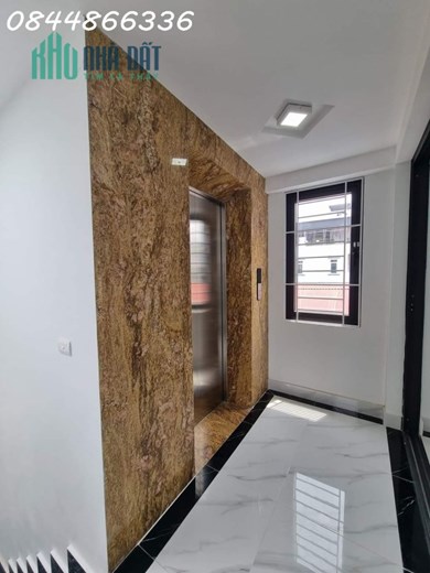 Cầu Giấy phân lô, ô tô tránh, nhà 7 tầng, thang máy, dòng tiền 700tr / năm