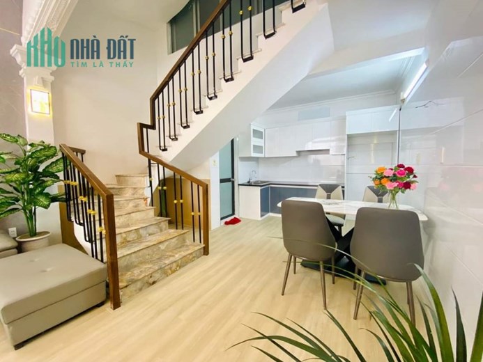 Bán nhà ngõ 225 Ngô Gia Tự 41m 3 tầng giá vô đichj 1.99 tỉ , ngõ cực nông