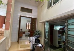 Bán nhà phố Chợ Hàng Cũ, diện tích 64m 2.5 tầng ngõ nông GIÁ 2.9 tỉ