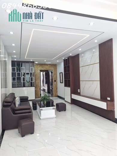 Cầu Giấy phân lô, ô tô tránh, nhà 7 tầng, thang máy, dòng tiền 700tr / năm
