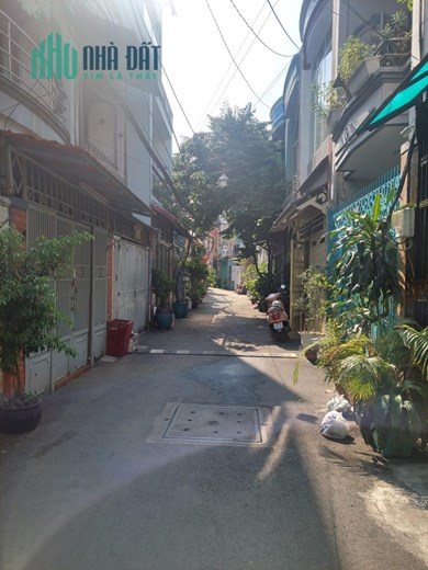 Giảm khủng 1.3 tỷ, nhà Bùi Đình Túy, 66m2, 3 tầng, có sân sau nhà trồng cây