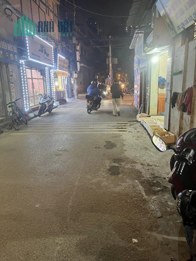 Bán nhà Phú Diễn, Cầu Diễn 80m2, Mt gần 8m, ở hoạc chia 2 lô, xây ccmn hết ý, giá hơn 3 tỷ
