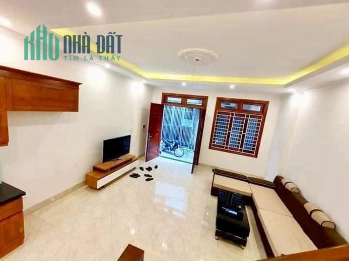 Quá rẻ! Bán nhà mới Ngọc Lâm - 40m2 - 5 tầng - Mặt Tiền 5m - Nhỉnh 3 tỷ.