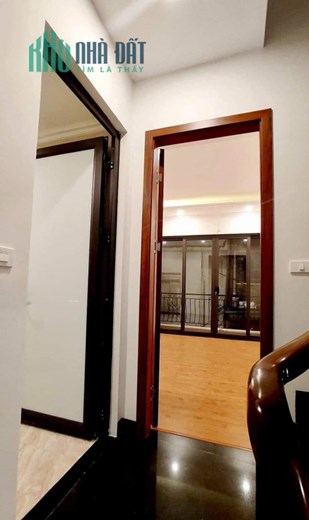 Quá rẻ! Bán nhà mới Ngọc Lâm - 40m2 - 5 tầng - Mặt Tiền 5m - Nhỉnh 3 tỷ.