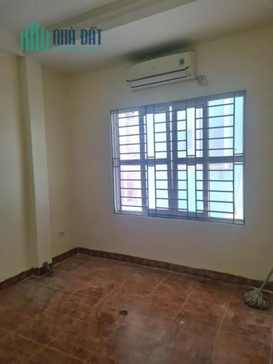Bán nhà Hoàng Mai 32m, 4T, ngõ to, nhà đẹp, dân xây, SDCC, giá rẻ2.68 tỷ