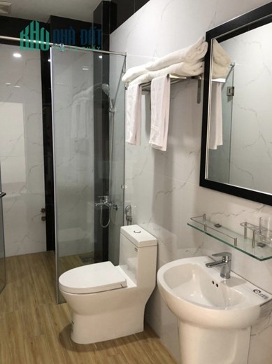 Bán Khách Sạn Hẻm Nội Bộ Lê Lợi, P Trần Hưng Đạo, Quy Nhơn , 130,4m2 , 4 Mê, Giá 13,5 Tỷ