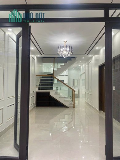 Bán nhà 4 tầng ngo 174 Văn Cao 52 m sân cổng riêng