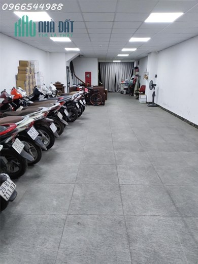 Bán nhà mặt phố Ngọc Lâm, 40 tỷ, 200m2