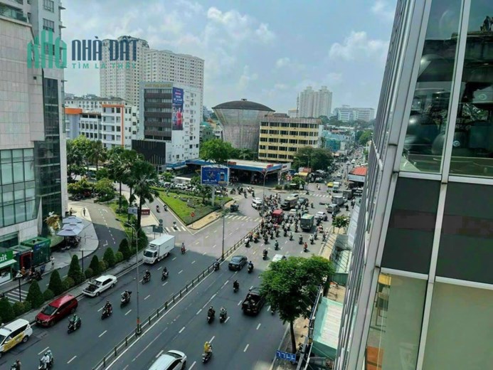 CĂN DUY NHẤT mặt tiền đường 3/2 Hà Đô, Quận 10.