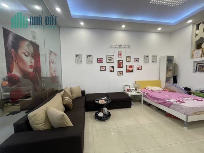 Bán nhà mặt phố Bồ Đề - Kinh Doanh - Oto tránh - Mặt Tiền 6m - Chỉ 6.1 tỷ.